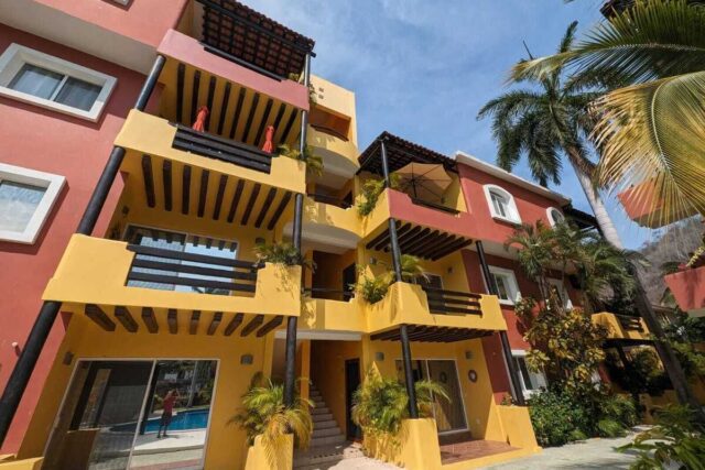 Penthouse Condo Near Beach in Santa Cruz – Huatulco, Oaxaca – 3BR 3BA Pool View